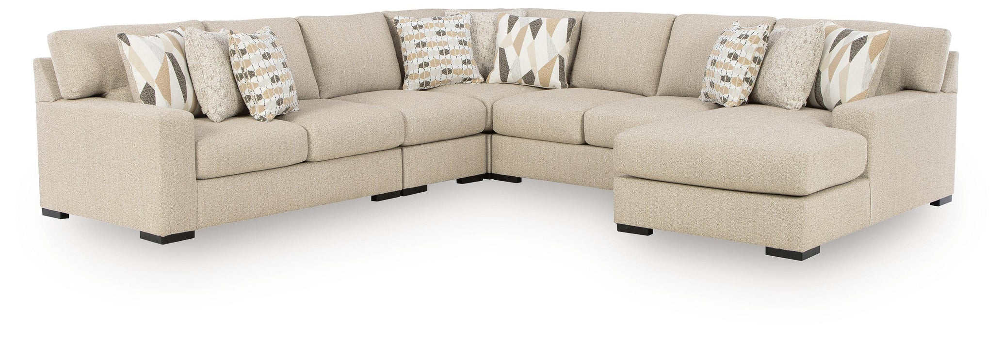 Laurelgrove Sectional with Chaise