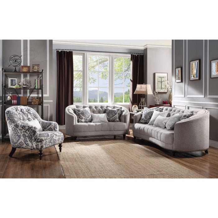 Loveseat w/3 Pillows