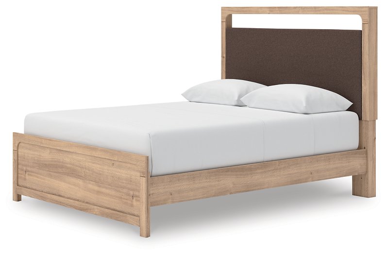 Kinlanni Upholstered Bed