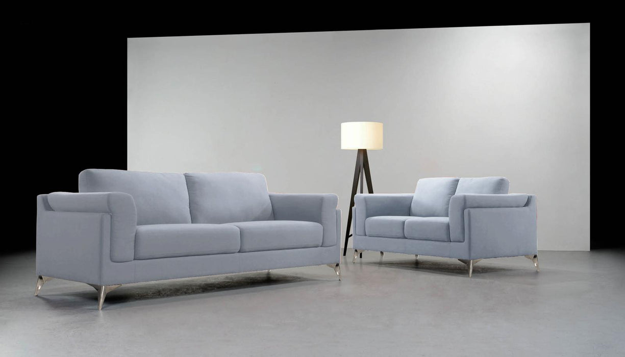 New Classic Donovan Loveseat in Dawn