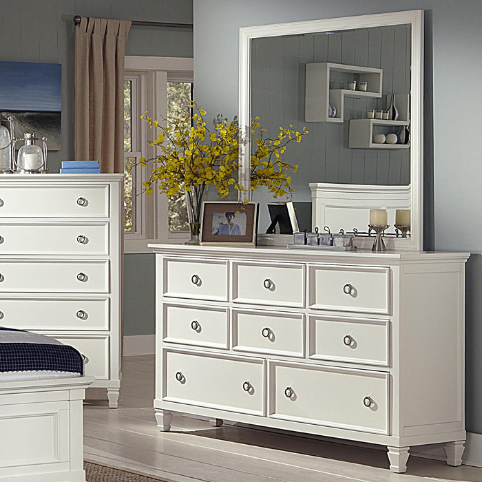 New Classic Tamarack 8-Drawer Dresser in White